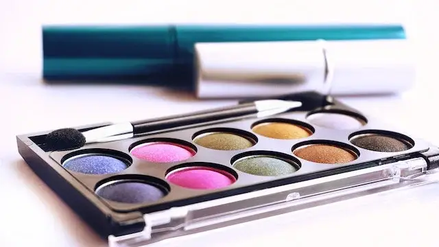 Regulatory compliance and ethical sourcing in cosmetics